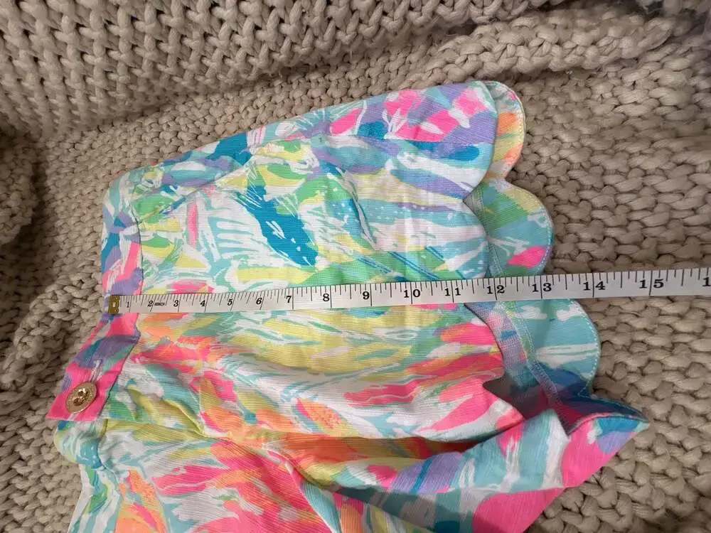 Lilly Pulitzer Buttercup Scalloped Hem Shorts in Sparkling Sands Print